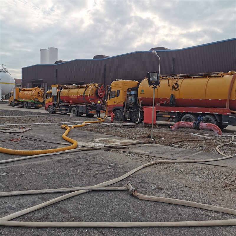 南头污水池清理